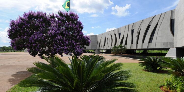 STJ nega soltar todos os presos do grupo de risco da covid-19