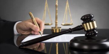Restituição por cobrança tributária indevida deve seguir tabela de correção monetária original