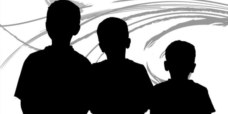 Extinção de medida socioeducativa por superveniência de processo-crime é faculdade do juiz, mas exige fundamentação