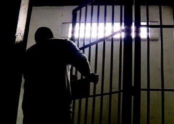 Mantida decisão de regressão de regime para autor de furto após fuga