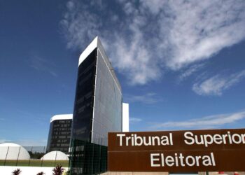 “Se for fake news, não transmita”. TSE lança campanha de conscientização contra desinformação