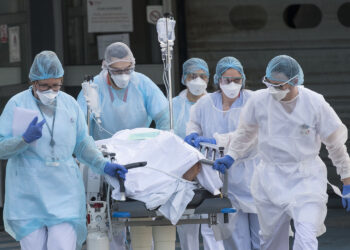 Bolsonaro veta indenização a trabalhador da saúde incapacitado por covid-19