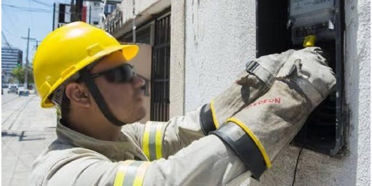 CCJ aprova matéria sobre proibição de corte de energia, água e gás