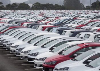 Incidência de ICMS sobre venda de automóveis com menos de um ano por locadoras é constitucional