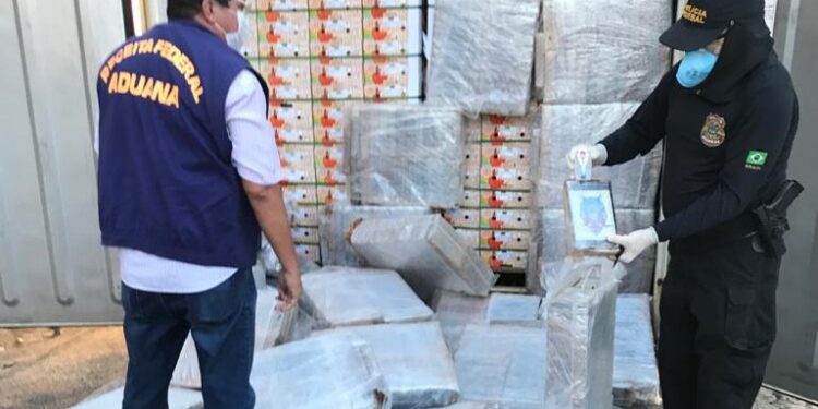 PF apreende mais de 700 kg de cocaína no porto de Natal