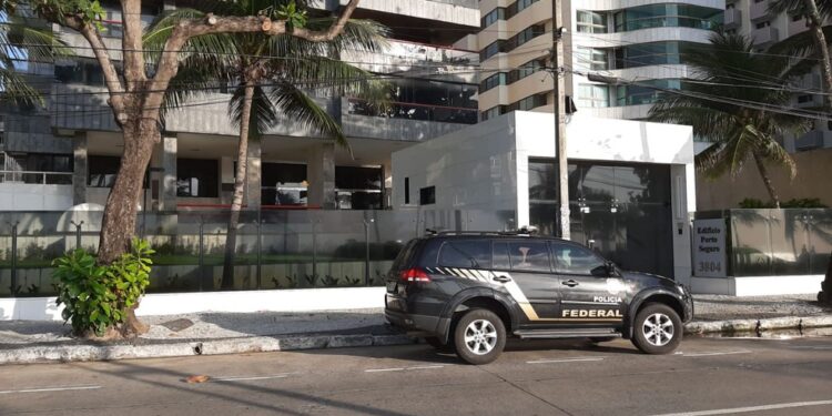 Operação da Polícia Federal visa desarticular esquema de tráfico internacional de drogas e lavagem de dinheiro