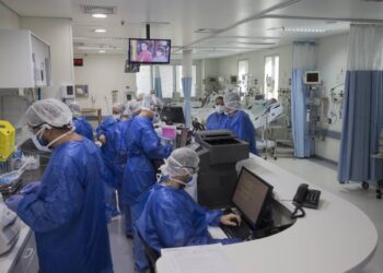 Senado derruba veto a reajustes a policiais, médicos e professores na pandemia; texto depende da Câmara