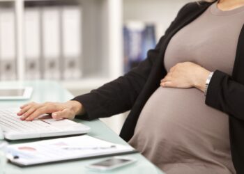 Câmara aprova afastamento de gestantes do trabalho presencial durante a pandemia