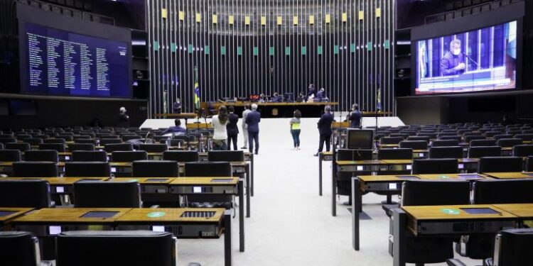 Plenário pode votar ampliação das possibilidades de saque do FGTS durante pandemia