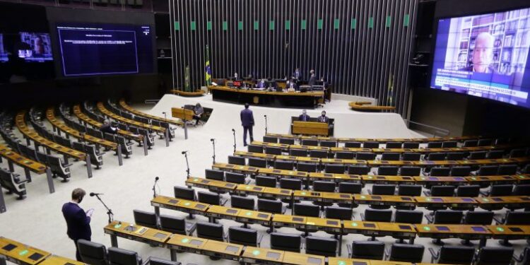 Câmara pode votar aumento de penas para quem desviar recursos direcionados à Covid-19