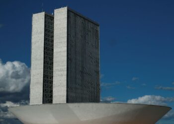 Alcolumbre adia votação do Fundeb