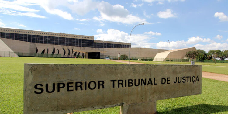 Vedação contida no Tema 736 dos repetitivos é aplicável a aposentadorias anteriores à privatização