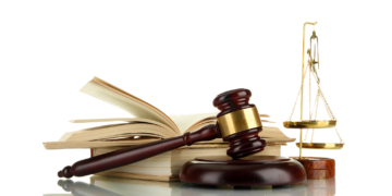 Terceiro interessado só pode impetrar mandado de segurança contra decisão judicial se não teve a chance de recorrer