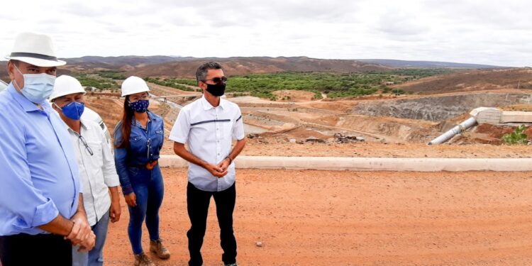 Frente parlamentar visita ramal do projeto de integração do rio São Francisco
