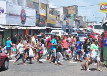 Comércio e serviços de alimentação passam a ter novos horários em Natal