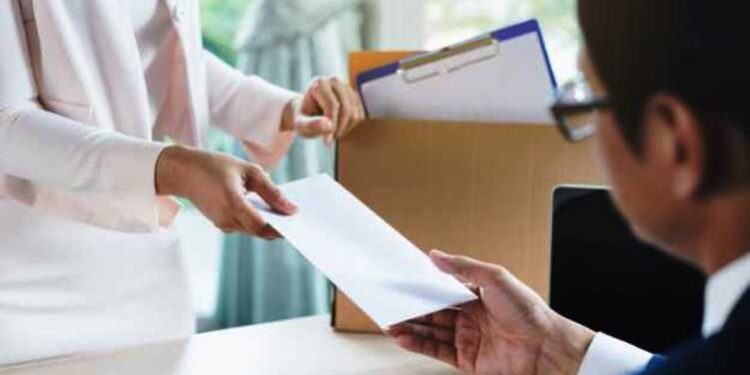 Demissão por justa causa de gerente que utilizava crédito de cliente em proveito próprio é mantida