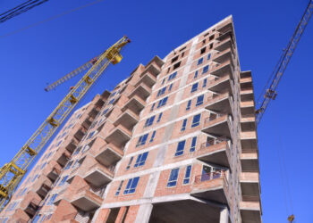 São cabíveis embargos de terceiro contra penhora de imóvel ainda não entregue pela construtora