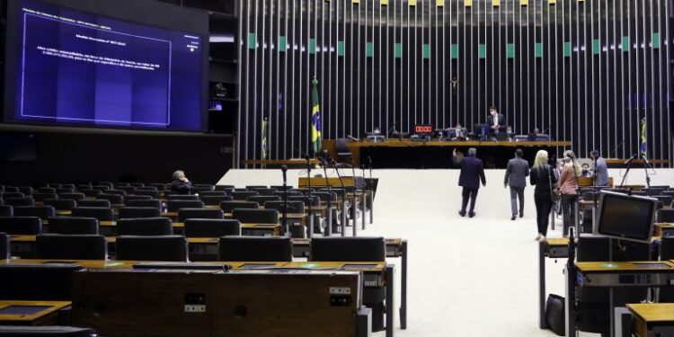 Câmara pode votar hoje modificações no Código de Trânsito