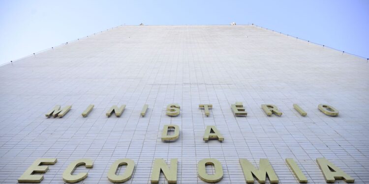 Medida provisória abre crédito de R$ 12 bilhões para o Pronampe