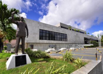 Assembleia reduz despesas e chega a menor nível de comprometimento com a folha