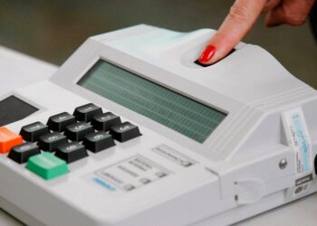 Suspensão de direitos políticos alcança qualquer mandato na época do trânsito em julgado da condenação