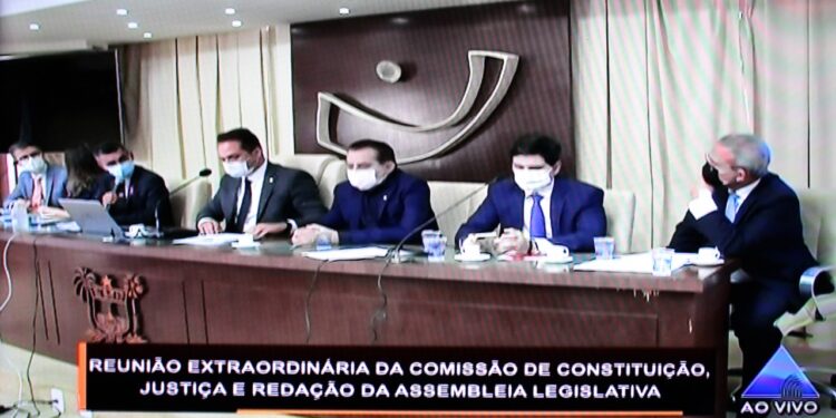 CCJ aprova alienação de área de oiticica e parcelamento de dívidas