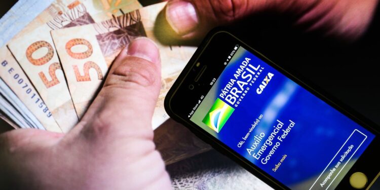 Diário Oficial publica lei que regulamenta poupança social digital