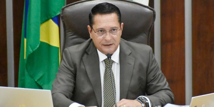 Ezequiel cobra mais infraestrutura, educação e segurança para Extremoz