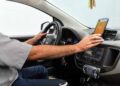 Uber terá que reintegrar motorista afastado pela plataforma