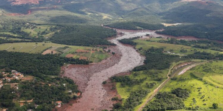 Sancionada lei que muda regras sobre barragens e prevê multas de até R$ 1 bi
