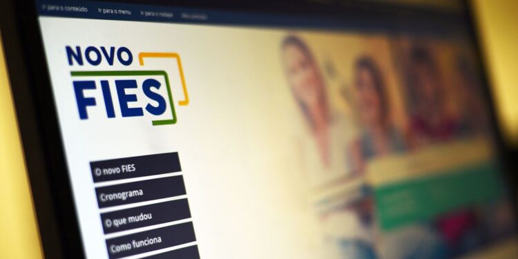 Fies: inscrições para vagas remanescentes são retomadas hoje