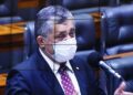 Bolsonaro anuncia revogação de decreto sobre o SUS; oposição comemora