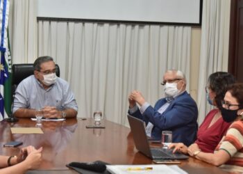 Prefeito reúne Comitê Científico para discutir novas ações contra o Coronavírus