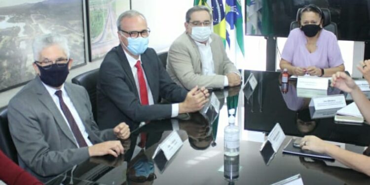 Prefeitura de Natal cederá terreno para abrigar famílias que ocupam prédio na Ribeira