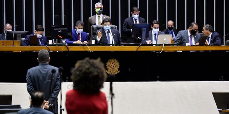 Congresso aprova R$ 27,1 bi em créditos suplementares para ministérios e órgãos federais