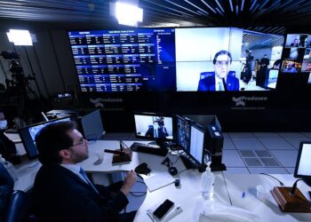 Senado aprova projeto da autonomia do Banco Central; texto vai à Câmara