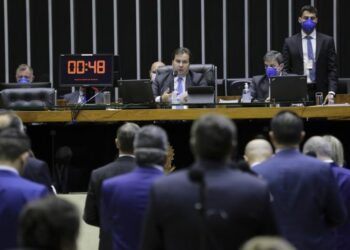 Congresso derruba veto à desoneração da folha de 17 setores