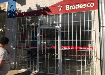 Banco deve restituir descontos indevidos em dobro e pagar danos morais a cliente de Almino Afonso