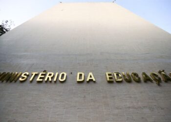 MEC determina volta às aulas presenciais a partir de janeiro