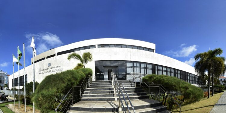 Comissão da ALRN aprova projeto de lei que cria cartão digital de vacinação