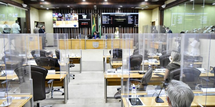 Deputados estaduais rejeitam veto parcial do governo ao projeto da LDO 2021