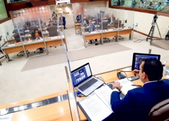 AL aprova em definitivo PEC que beneficia municípios com transferência direta