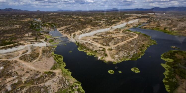 Em Oiticica, Rogério Marinho e Ezequiel anunciam mais R$ 40 milhões para obra