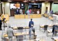 Assembleia Legislativa promulga PEC da emenda impositiva em sessão solene