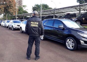 Polícia Federal faz operação contra fraudes no auxílio emergencial