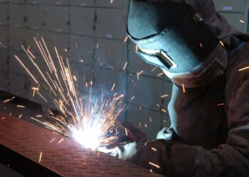 Atividade econômica tem alta de 0,59% em novembro, diz Banco Central