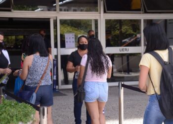 Enem digital será presencial e candidato deve levar caneta preta