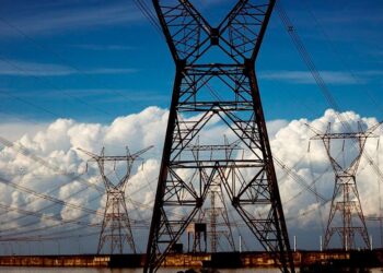 Congresso inicia ano legislativo com 30 MPs na pauta