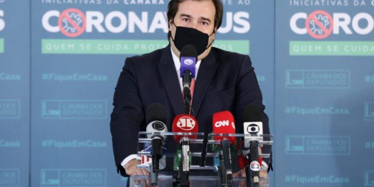 Maia defende votação presencial na eleição para a presidência da Câmara