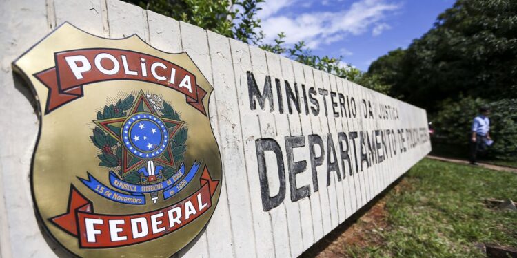 Edital para concurso da PF deve sair em janeiro, projeta presidente
